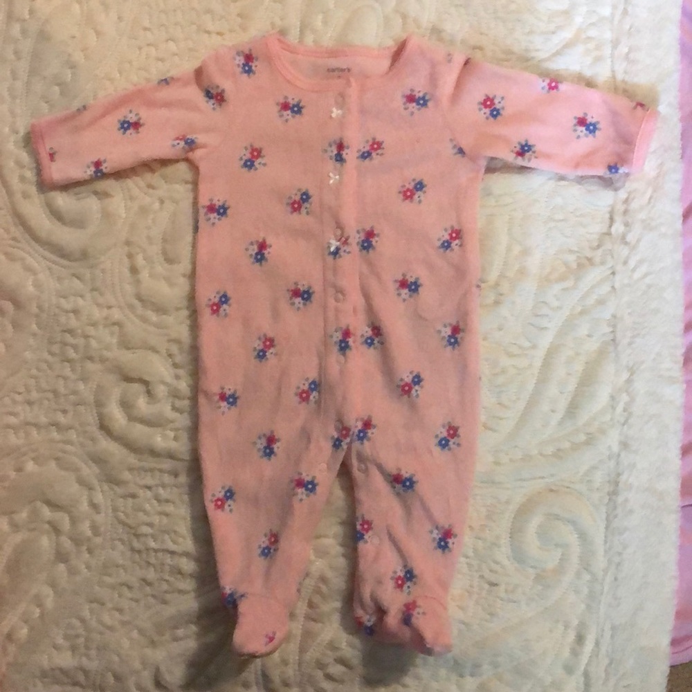 💜 Carters Girls Footed One Piece, size 3 months